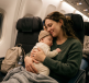 Voyager en avion avec un bébé